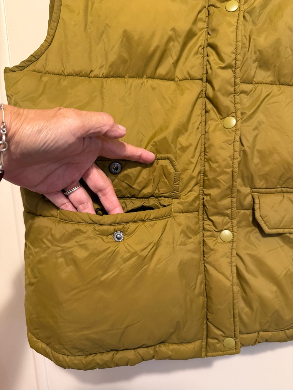 Offline by aerie women’s small Olive Green Quilted Puffer Vest - Picture 2 of 12
